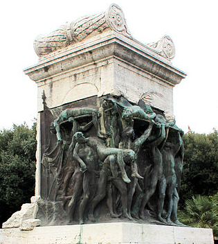 MONUMENTO AI CADUTI