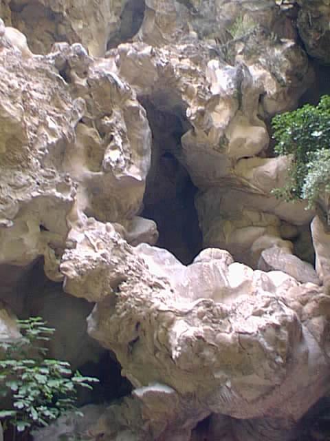 foto della grotta di Nettuno a tivoli
